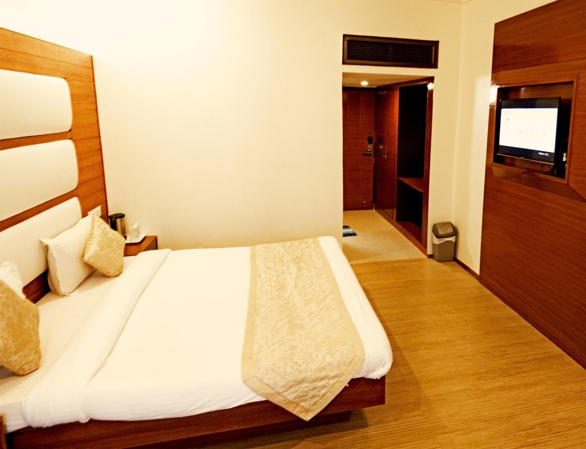 Royal Jardin Whistling Pines Resort Shimla Exterior photo