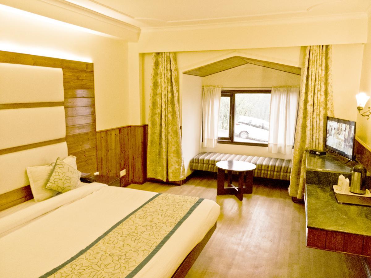 Royal Jardin Whistling Pines Resort Shimla Exterior photo