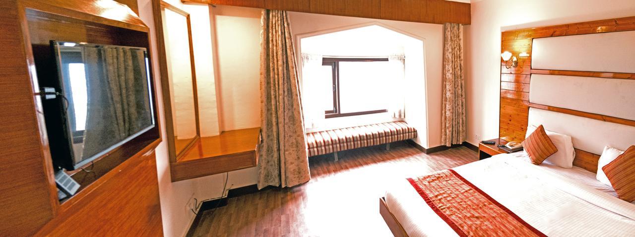 Royal Jardin Whistling Pines Resort Shimla Exterior photo