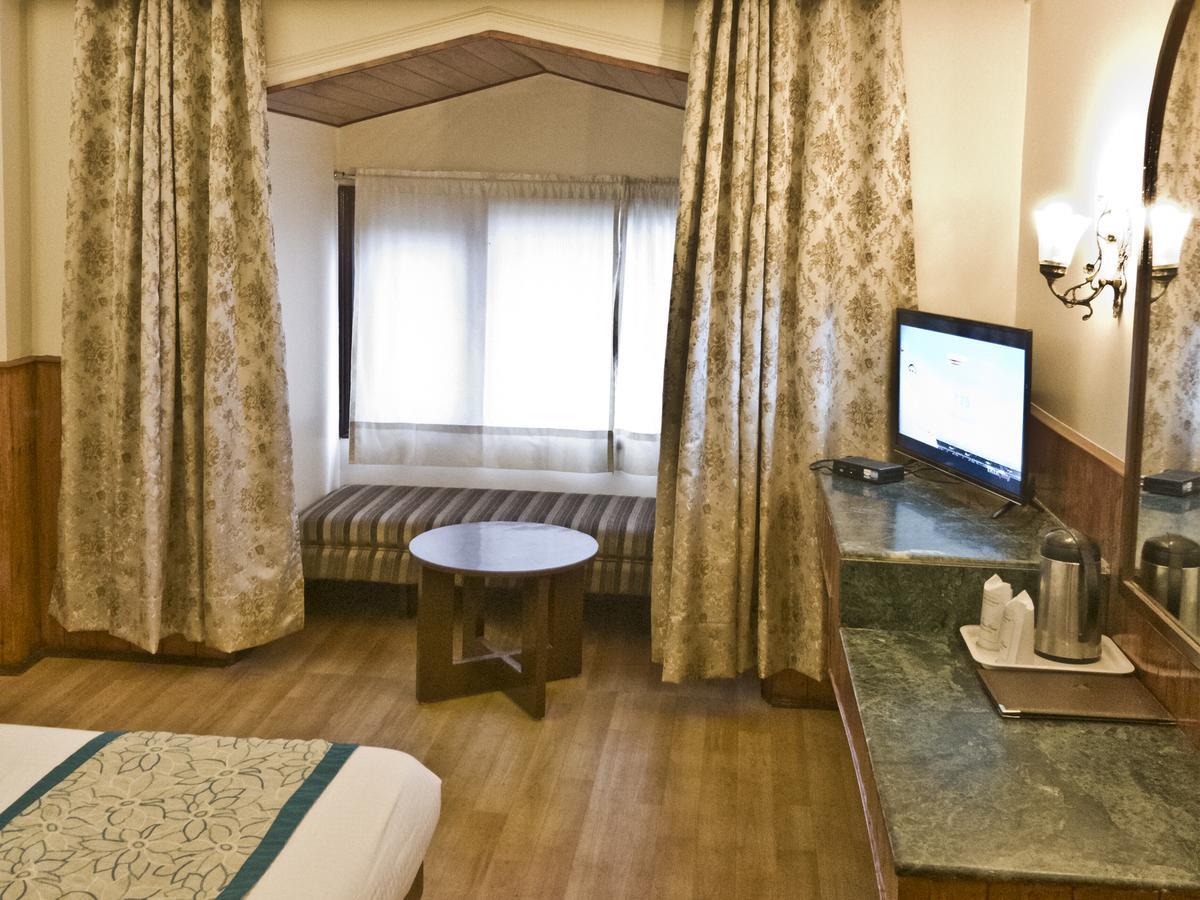 Royal Jardin Whistling Pines Resort Shimla Exterior photo