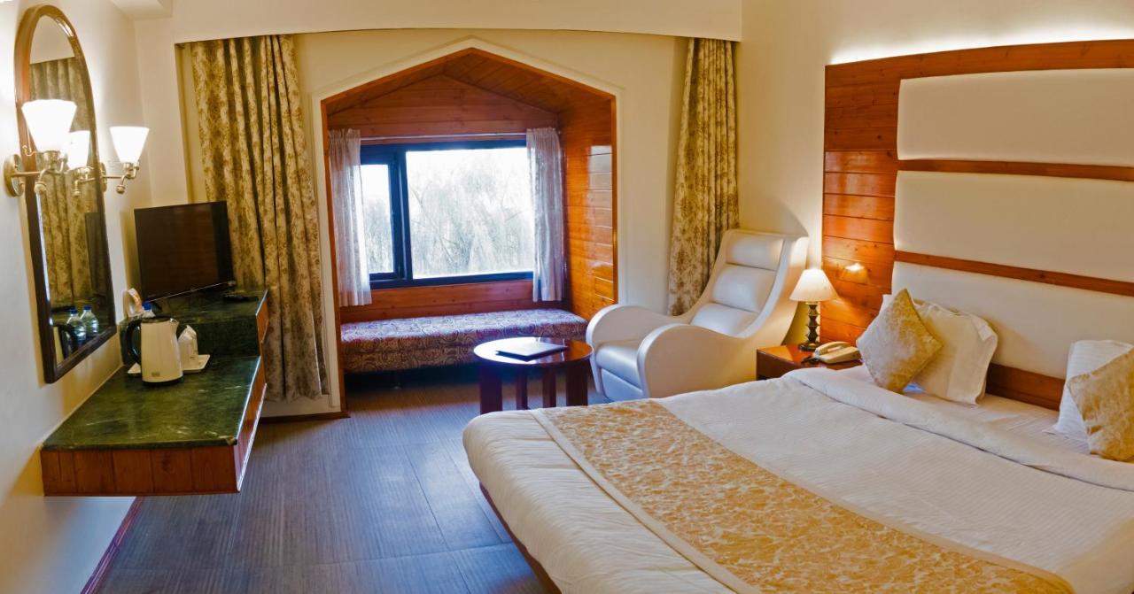 Royal Jardin Whistling Pines Resort Shimla Exterior photo